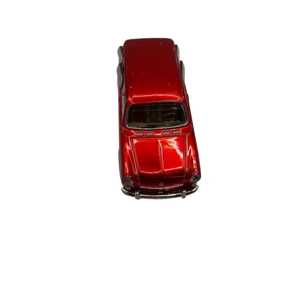 Maisto AllStars 1967 Volkswagen 1600 Squareback Metallic Red Diecast Car VW 1/64